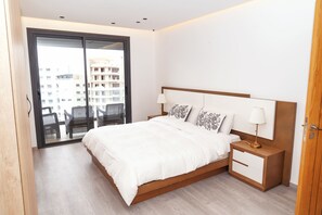 3 chambres, fer et planche à repasser, Wi-Fi, draps fournis