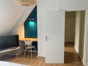 1 habitación, escritorio, wifi gratis y ropa de cama