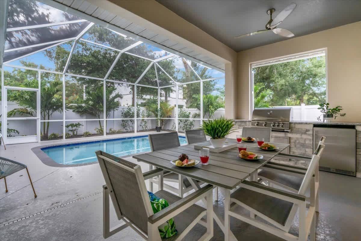 屋外ダイニングエリア