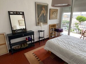 Fer et planche à repasser, Wi-Fi, draps fournis