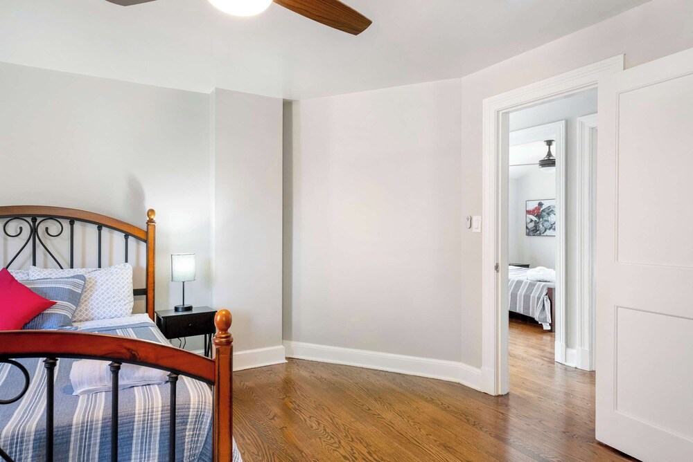 Luxury UVA Walkable Open Kitchen Parking Add Ons