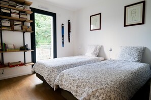 4 chambres, fer et planche à repasser, accès au Wi-Fi (inclus)