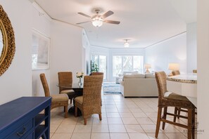 Dining - 2114 Windsor Place II (Hilton Head Island)