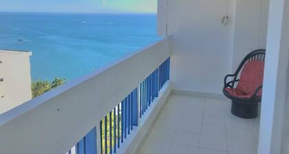 Spacious 4-bedroom apartment in charming Santa Marta Edificio Karey at the beach