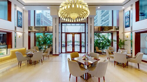 Priya Living Flower Valley