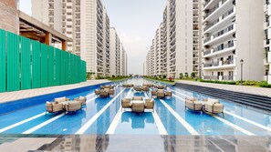 Außenpool (je nach Saison geöffnet), Rettungsschwimmer vor Ort