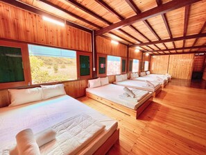 Habitación básica doble, vistas al jardín | Wifi gratis