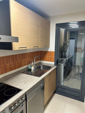 Fridge, microwave, oven, stovetop - Luxury apartment with stunning views in Albir (Spain)  (l'Alfàs del Pi)