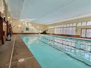 Piscina interna, piscina aquecida