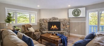 Robin`s Nest- Pool, Gym, Fireplace, Near the AT