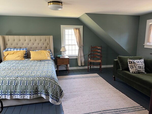 2 chambres, bureau, fer et planche à repasser, lit parapluie