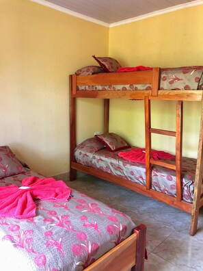 2 bedrooms, free WiFi, bed sheets