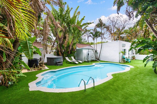 Outdoor pool, a heated pool