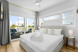 6 Schlafzimmer, Schreibtisch, BĂŒgeleisen/BĂŒgelbrett, Reisekinderbett