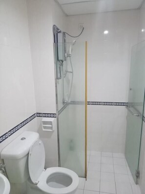 Basic Studio Suite, City View | Bathroom - Maytower Service Studio Apartment (Kuala Lumpur)