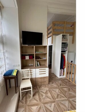 1 habitación y ropa de cama