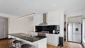 Fridge, microwave, oven, stovetop - Cowes Getaway Near The Block TV Show Location (Cowes)