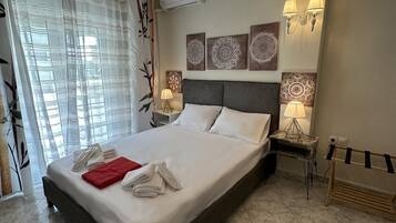 2 bedrooms, in-room safe, desk, iron/ironing board