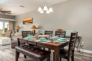 Dining - Bayou Heron #2B: Pet-friendly bayside condo with pool (Dauphin Island)