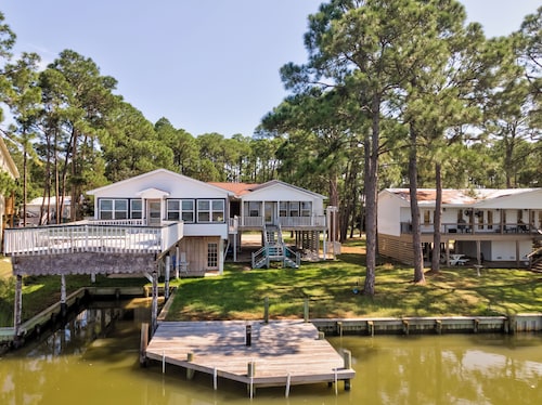 2/2 Pet-friendly Bayside Retreat - Happy Lee Ever After