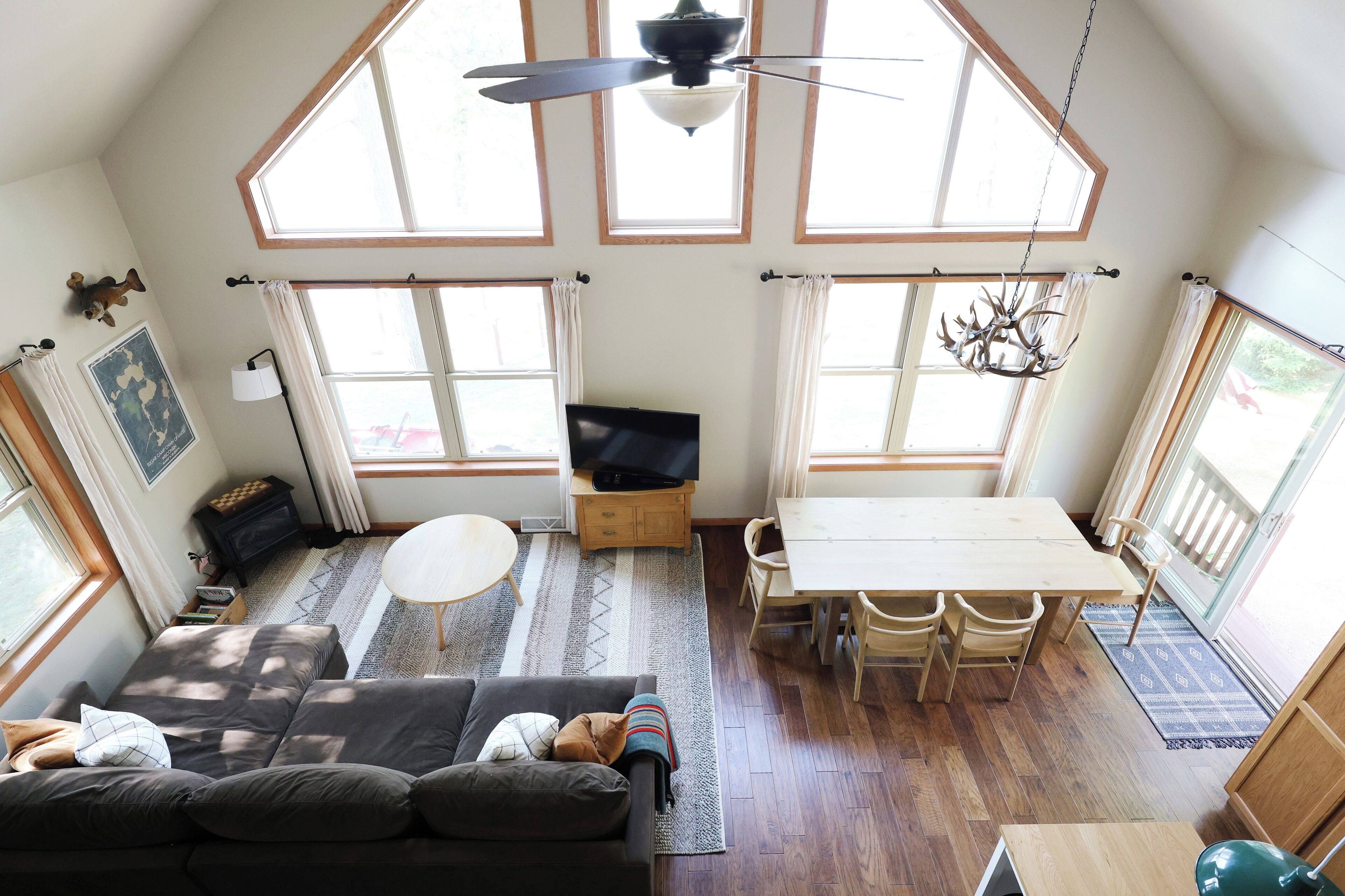 Smart TV, fireplace, video games, DVD player