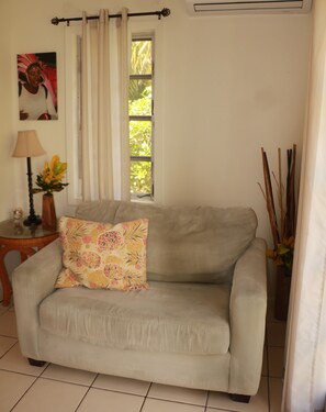 Cottage, 1 Bedroom | Living area