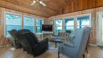 House, 2 Bedrooms | Living area