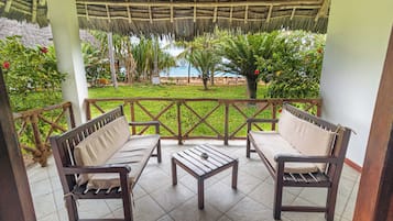 Down comforters, in-room safe, blackout drapes, bed sheets