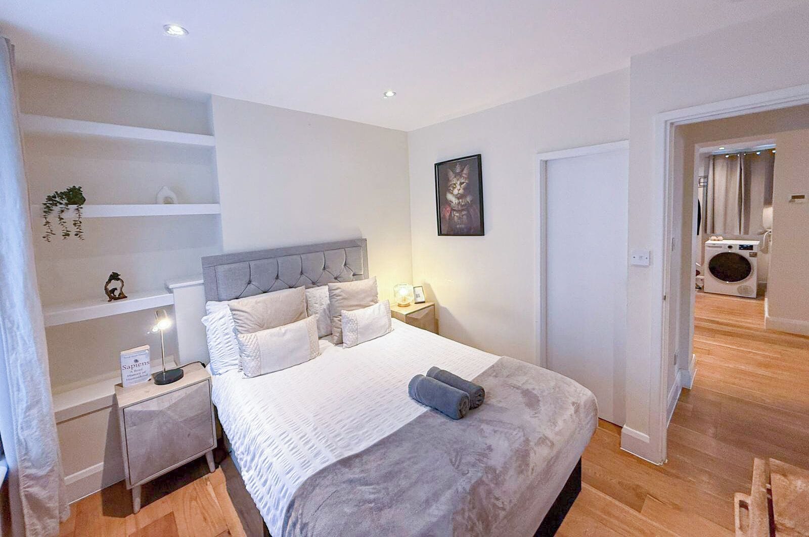 2 bedrooms, desk, iron/ironing board, travel cot