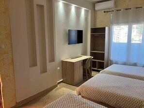 Bureau, espace de travail pour ordinateur portable