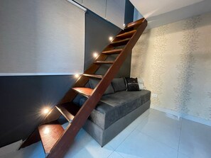 Exclusive kétszintes, kilátással a tengerre | Nappalirész | Síkképernyős tévé