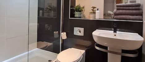 Standard Apartment, Non Smoking | Bathroom | Hair dryer, towels, soap, toilet paper