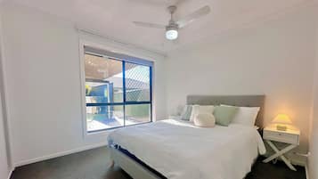 3 bedrooms, iron/ironing board, travel crib, free WiFi