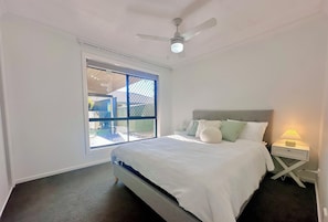 3 chambres, fer et planche à repasser, lit parapluie, Wi-Fi gratuit