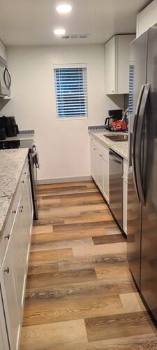 4-bedroom house in brilliant Athens with WiFi, AC