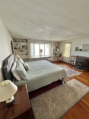 5 bedrooms, free WiFi, bed sheets - WATERFRONT 5 BEDROOMS AND 2 BATHROOMS (Sebago)