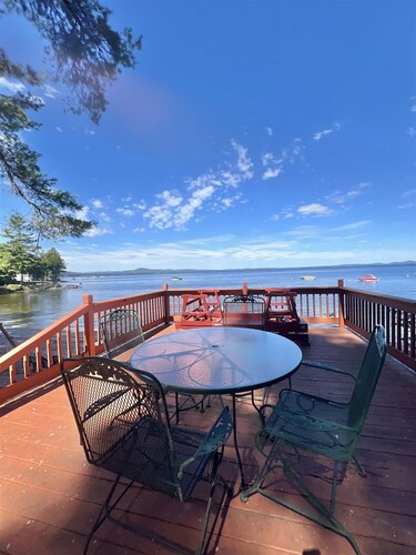 LARGE SANDY BEACH.  3 BEDROOM 2 BATHROOM. WATERFRONT