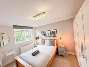 4 camere, ferro/asse da stiro, culla da viaggio, Wi-Fi gratuito