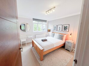 4 chambres, fer et planche à repasser, lit parapluie, Wi-Fi gratuit