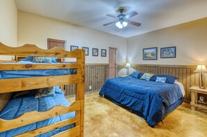 4 bedrooms, WiFi, wheelchair access
