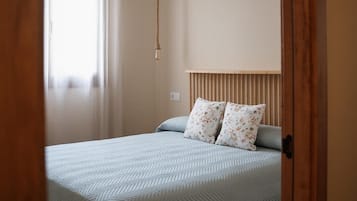 4 slaapkamers, een strijkplank/strijkijzer, wifi, beddengoed