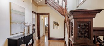 New-5BR Downtown Sleeps 15 - Game Room - Parking 