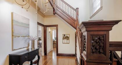 New-5BR Downtown Sleeps 15 - Game Room - Parking