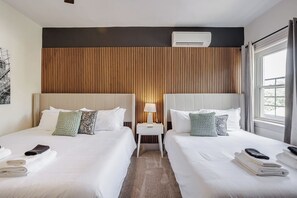 5 Schlafzimmer, Bügeleisen/Bügelbrett, Reisekinderbett, WLAN