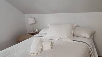 2 slaapkamers, een bureau, wifi