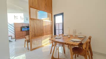 In-room safe, desk, laptop workspace, free WiFi
