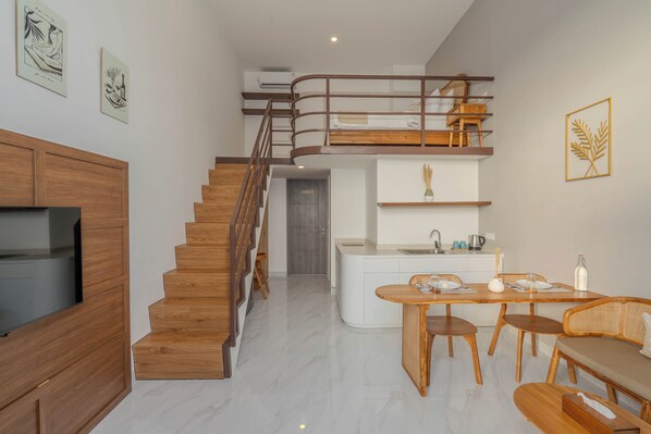 Departamento Deluxe | Caja de seguridad en la habitación y escritorio 