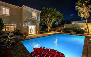 A heated pool - West Palm Oasis w/ Pickleball Court & Pool (West Palm Beach)