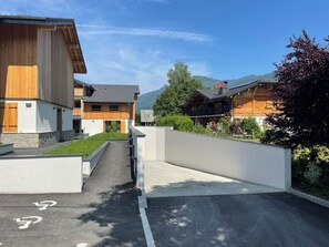 المنطقة المحيطة بالمنشأة