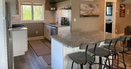 Cozy 1-bedroom In-Law Suite Close to Skiing, Hiking & More
